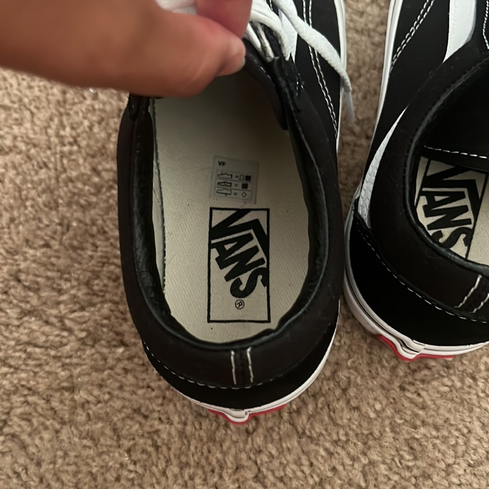 Vans - Picture 6 of 8